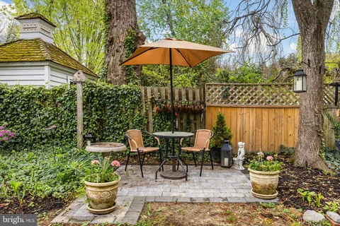 $700,000 | 408 Kings Highway, Moorestown, NJ 08057