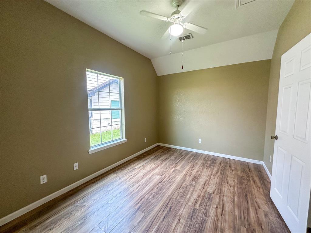 943 North Border Street Cleburne, TX 76031 - Photo 6 of 14