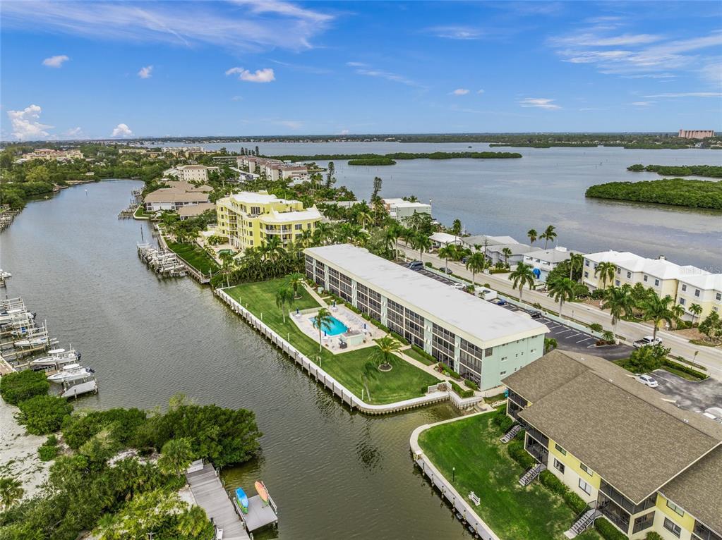 9200 Midnight Pass Road, Unit 17 Sarasota, FL 34242 - Photo 4 of 56