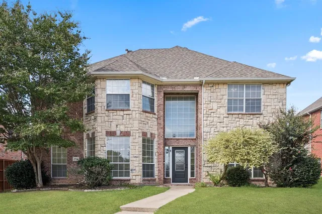 $575,000 | 2729 Timber Brook Drive, Plano, TX 75074