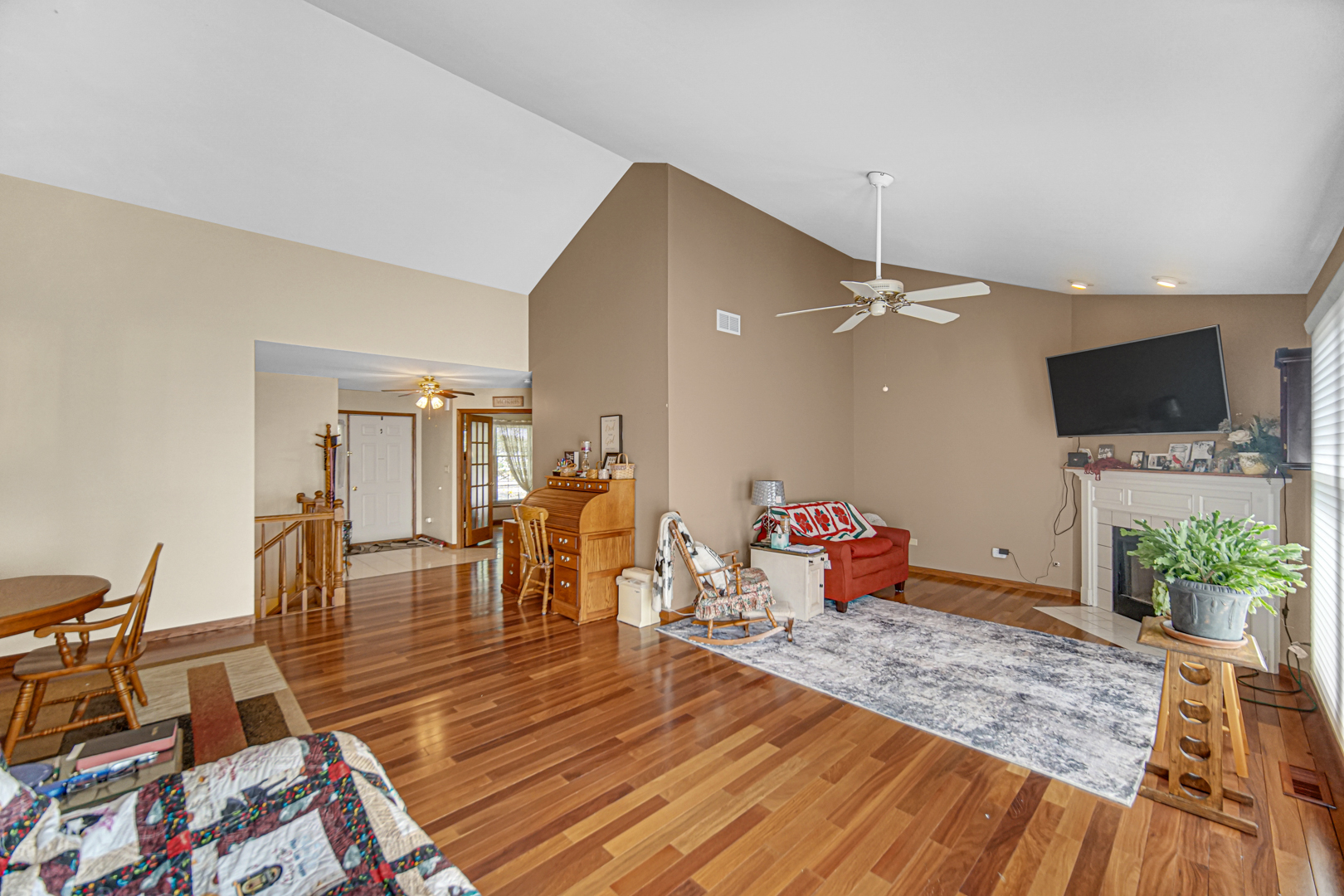 2718 Lake Side Circle Joliet, IL 60431 - Photo 11 of 26