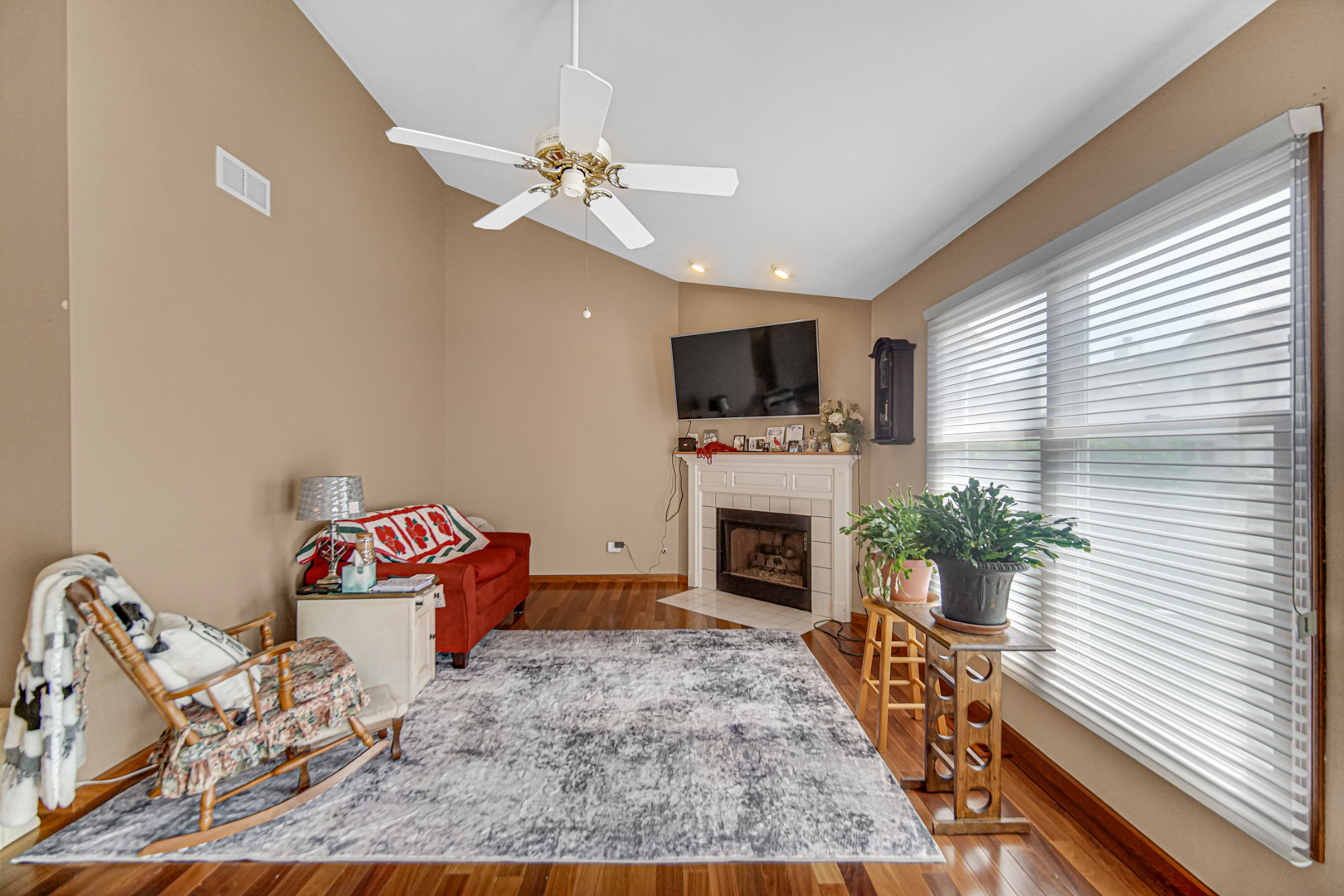 2718 Lake Side Circle Joliet, IL 60431 - Photo 10 of 26