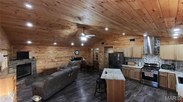 $299,900 | 2887 County Road 5620, Willow Springs, MO 65793