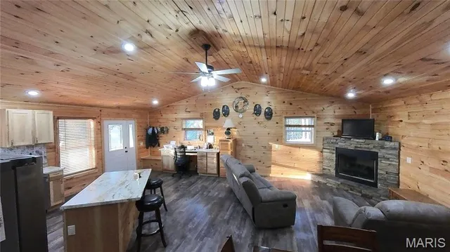 $299,900 | 2887 County Road 5620, Willow Springs, MO 65793