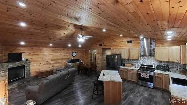 $299,900 | 2887 County Road 5620, Willow Springs, MO 65793