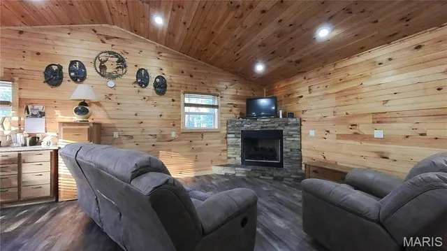 $299,900 | 2887 County Road 5620, Willow Springs, MO 65793