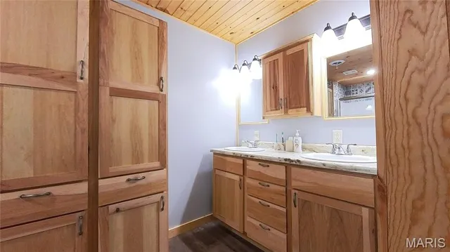 $299,900 | 2887 County Road 5620, Willow Springs, MO 65793