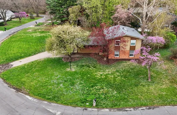 $369,900 | 26 Willow Court, Urbana, IL 61802