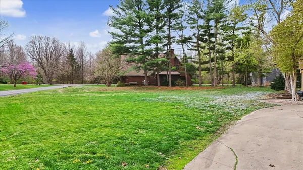 $369,900 | 26 Willow Court, Urbana, IL 61802