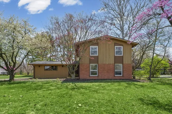 $369,900 | 26 Willow Court, Urbana, IL 61802