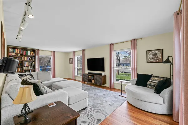 $369,900 | 26 Willow Court, Urbana, IL 61802