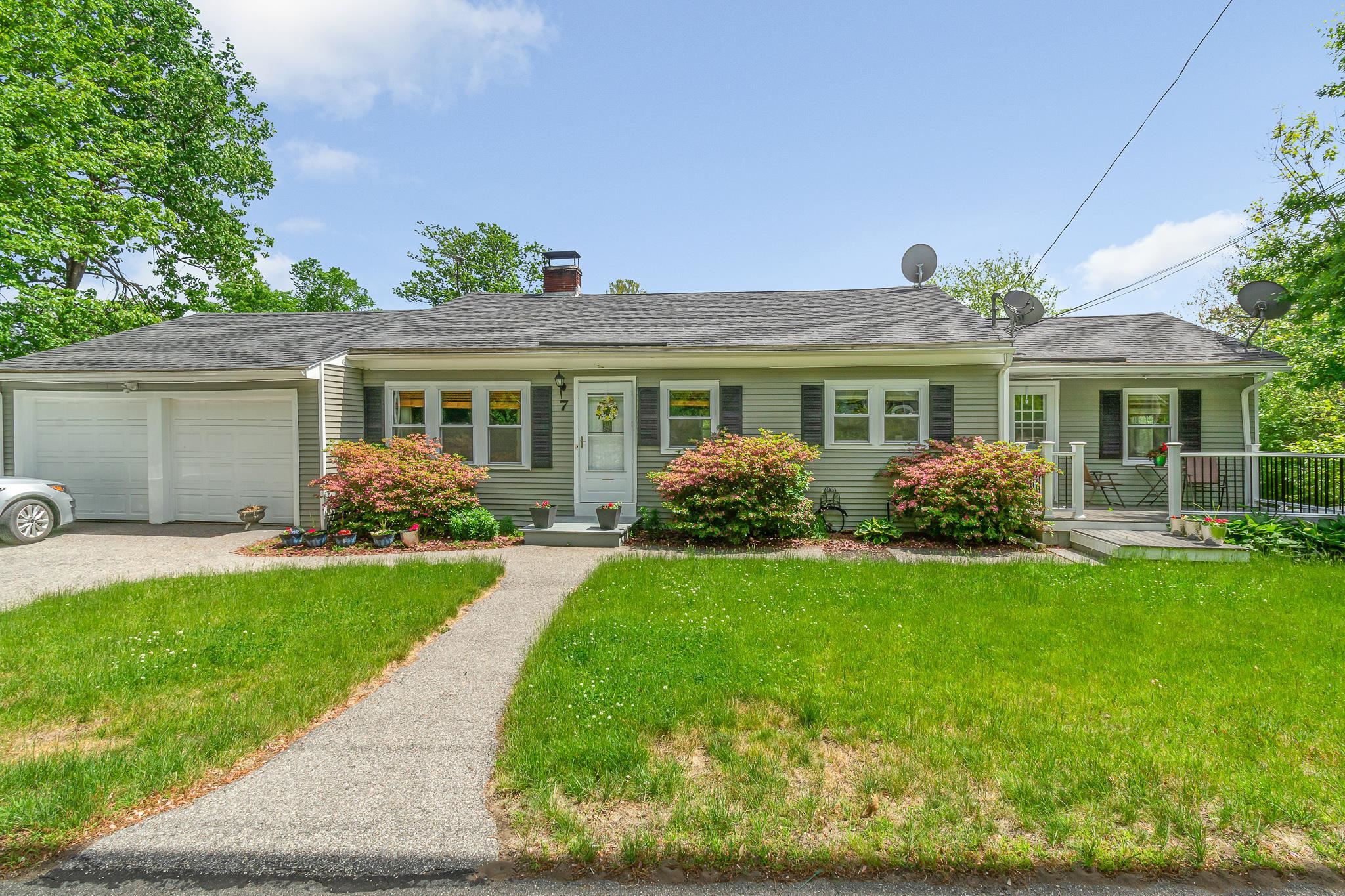 7 Cluff Road Salem, NH 03079 - Photo 1 of 37