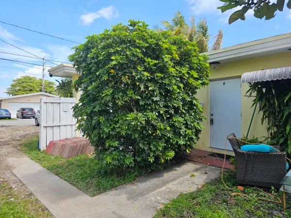 $449,999 | 2512 Arthur Street, Hollywood, FL 33020