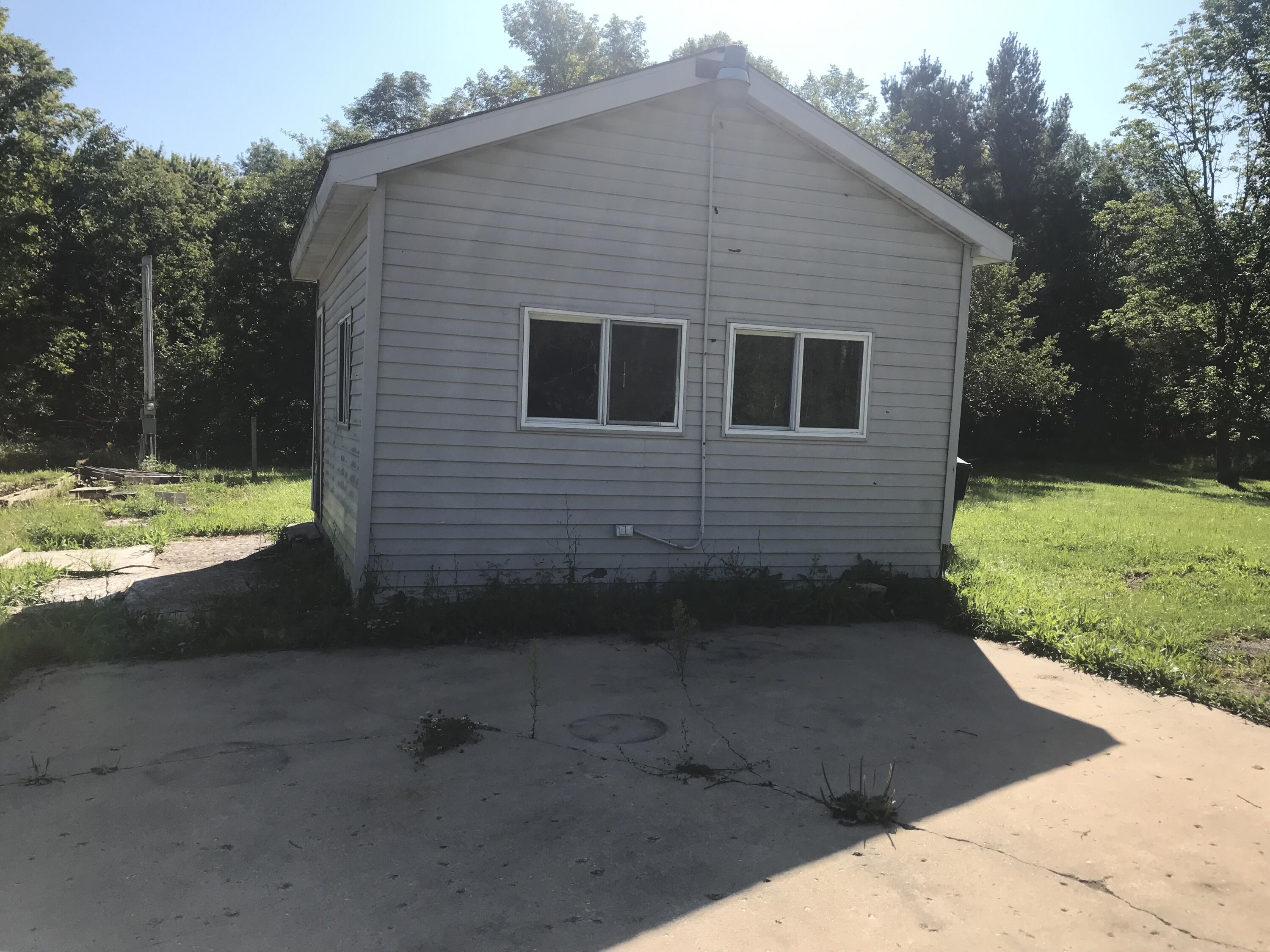 22025 21 Mile Road Paris, MI 49338 - Photo 4 of 14 IMG-3455
