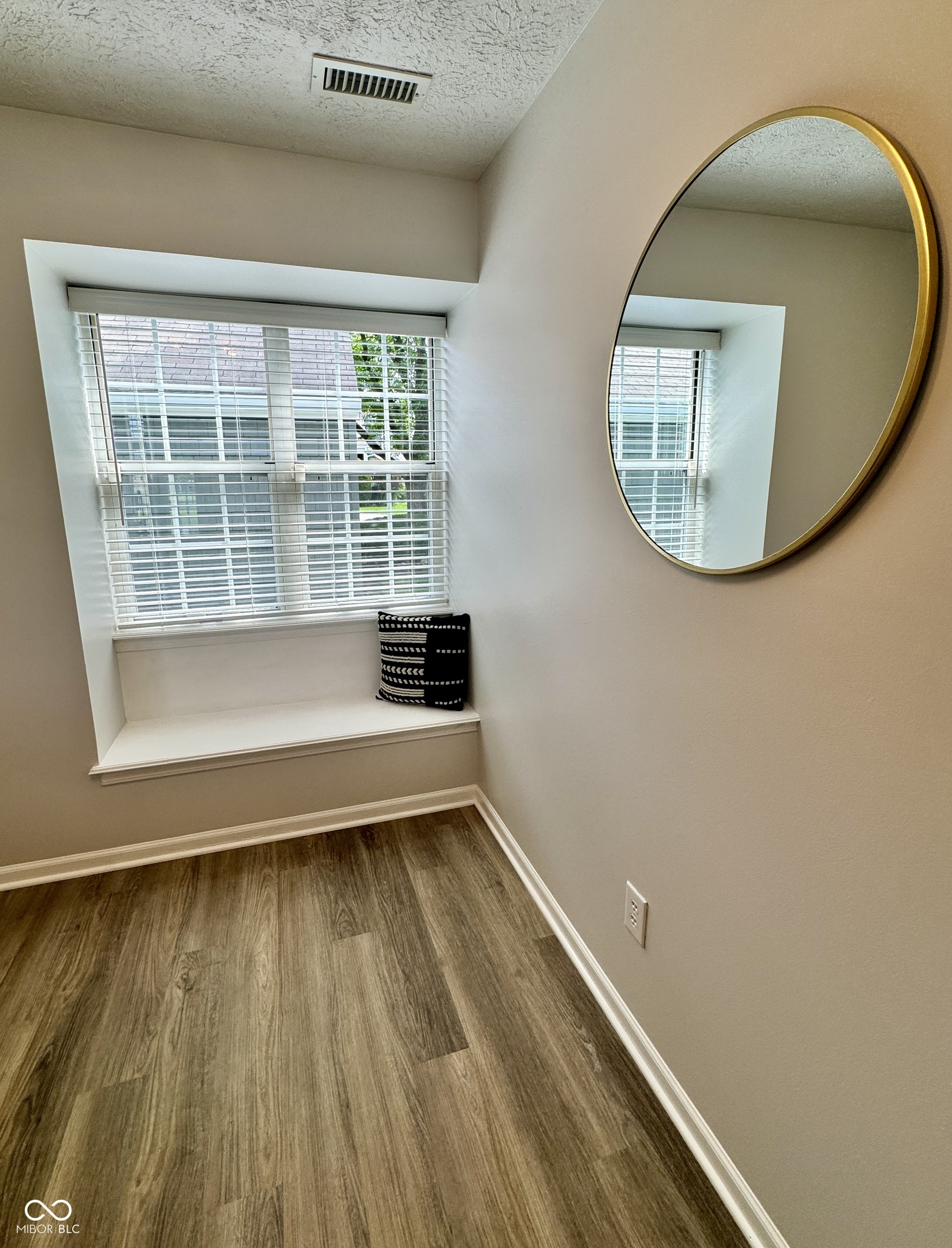 7656 Harbour Indianapolis, IN 46240 - Photo 6 of 21