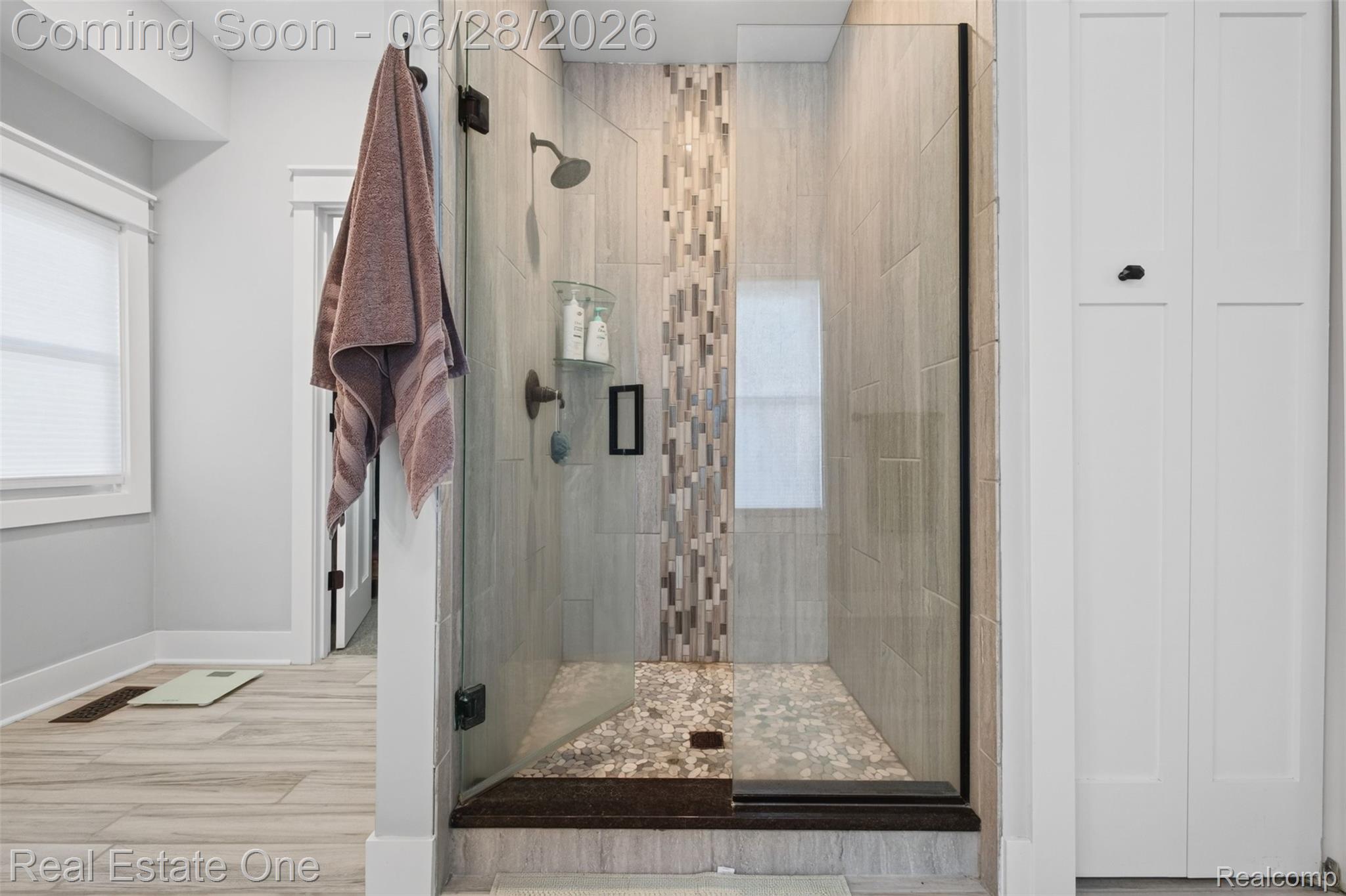 2355 South Sashabaw Road Ortonville, MI 48462 - Photo 14 of 57 14) Primary Suite.jpg