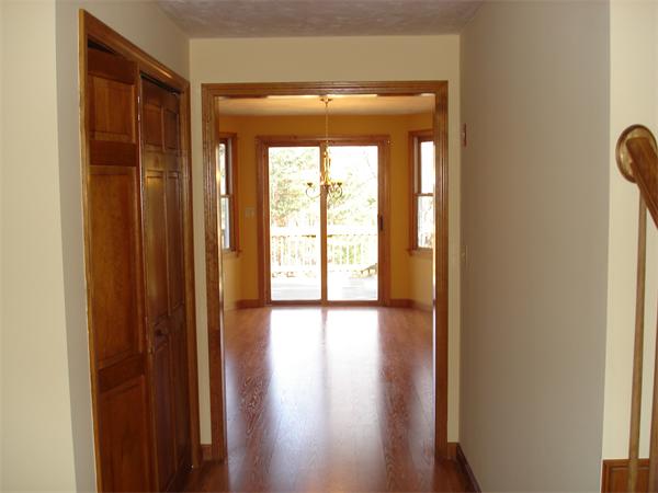 27 Smith Road Mansfield, MA 02048 - Photo 4 of 28 Gallery Image 4