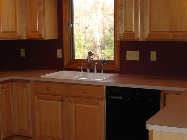 27 Smith Road Mansfield, MA 02048 - Photo 6 of 28 Gallery Image 6
