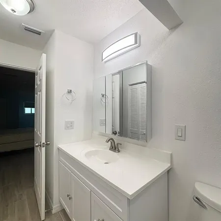 $2,100 | 4160 Fruitville Road, Unit 34, Sarasota, FL 34232