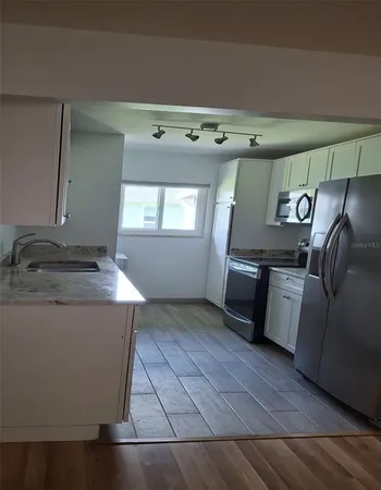$2,100 | 4160 Fruitville Road, Unit 34, Sarasota, FL 34232