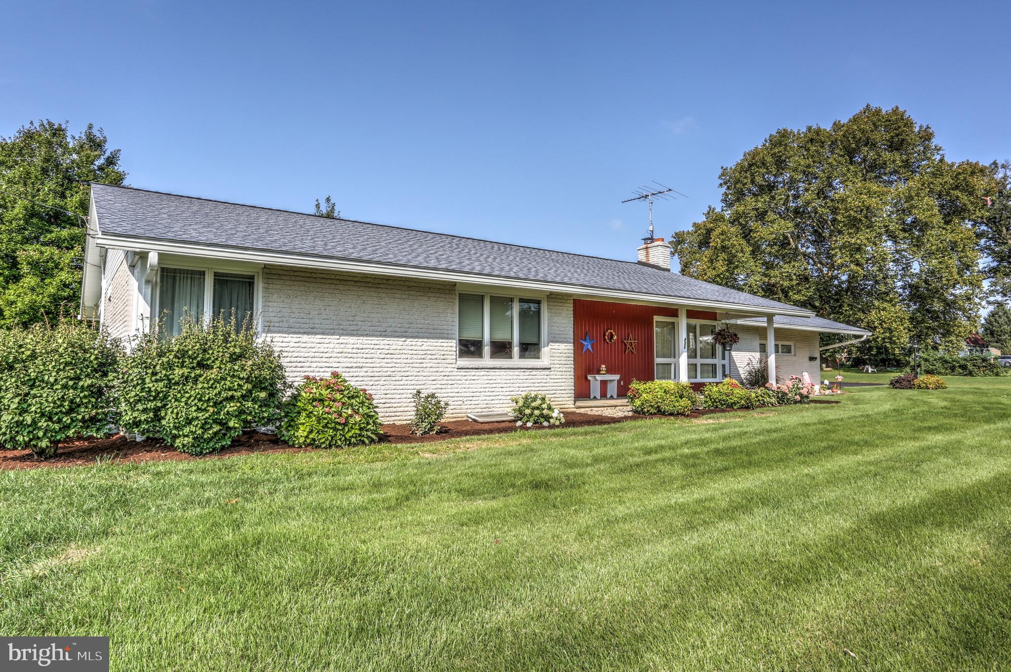 235 South Decatur Street Strasburg, PA 17579 - Photo 3 of 44 Gallery Image 3