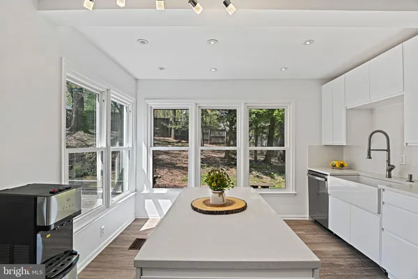 $850,000 | 12527 Chasbarb Terrace, Herndon, VA 20171