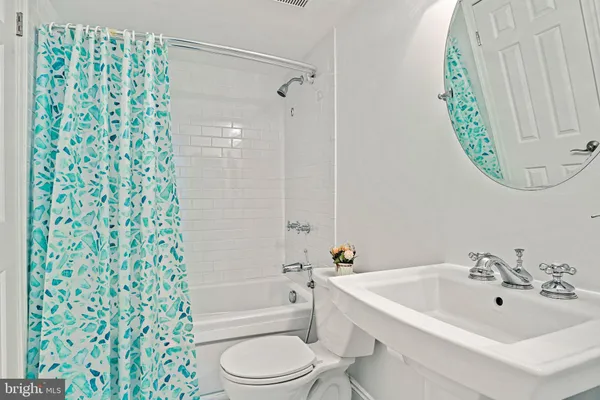 $850,000 | 12527 Chasbarb Terrace, Herndon, VA 20171