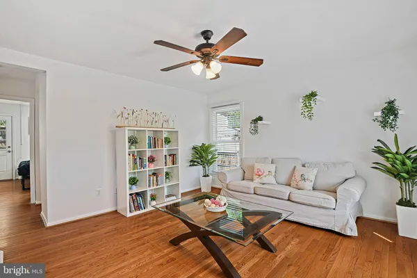 $850,000 | 12527 Chasbarb Terrace, Herndon, VA 20171