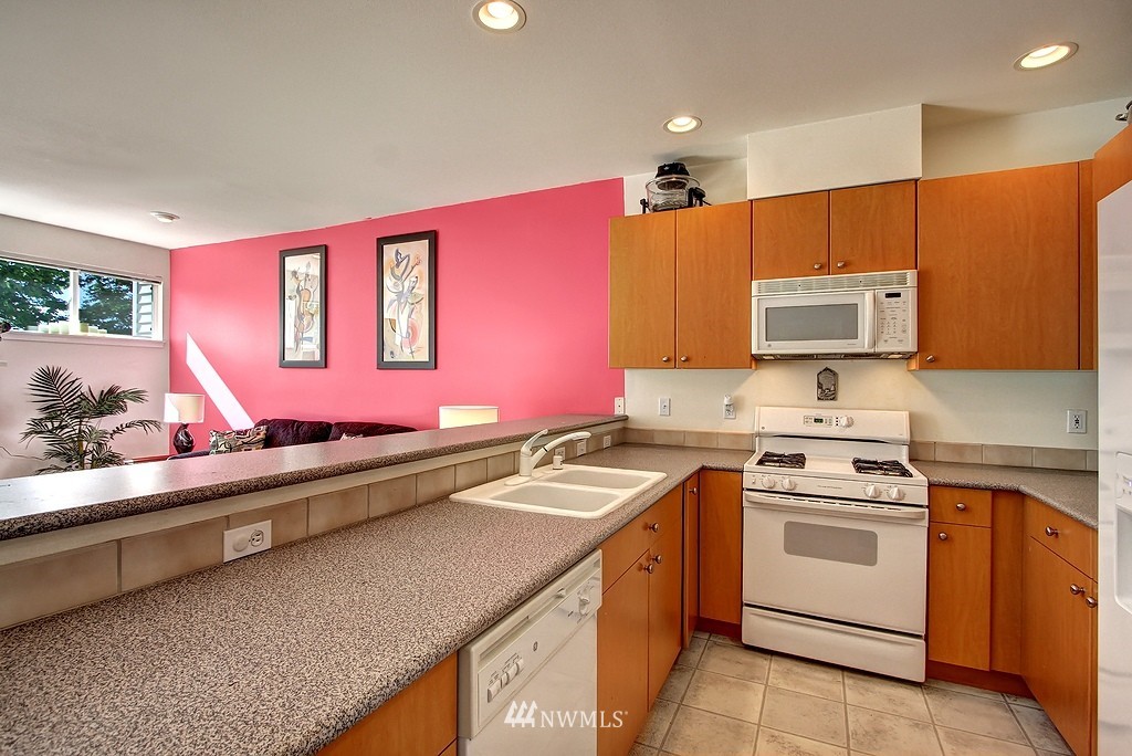 4901 Lake Place South, Unit B Renton, WA 98055 - Photo 7 of 25 Gallery Image 7