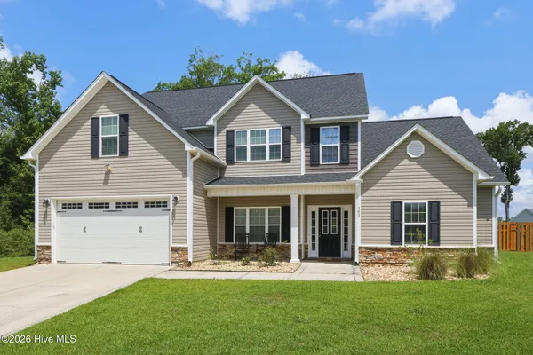$585,000 | 302 Seaglass Court, Swansboro, NC 28584