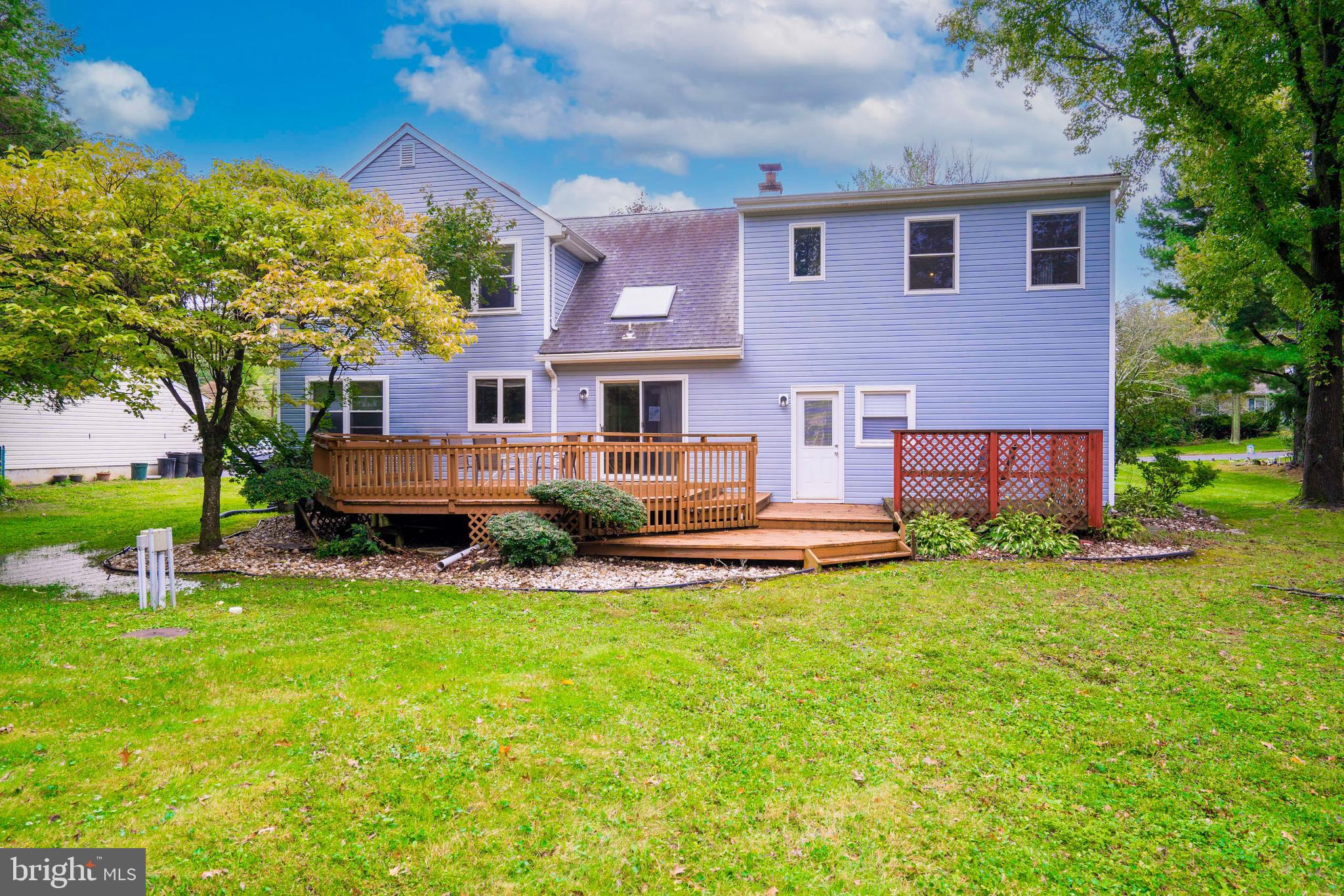 11 Whitcomb Road Hightstown, NJ 08520 - Photo 3 of 40