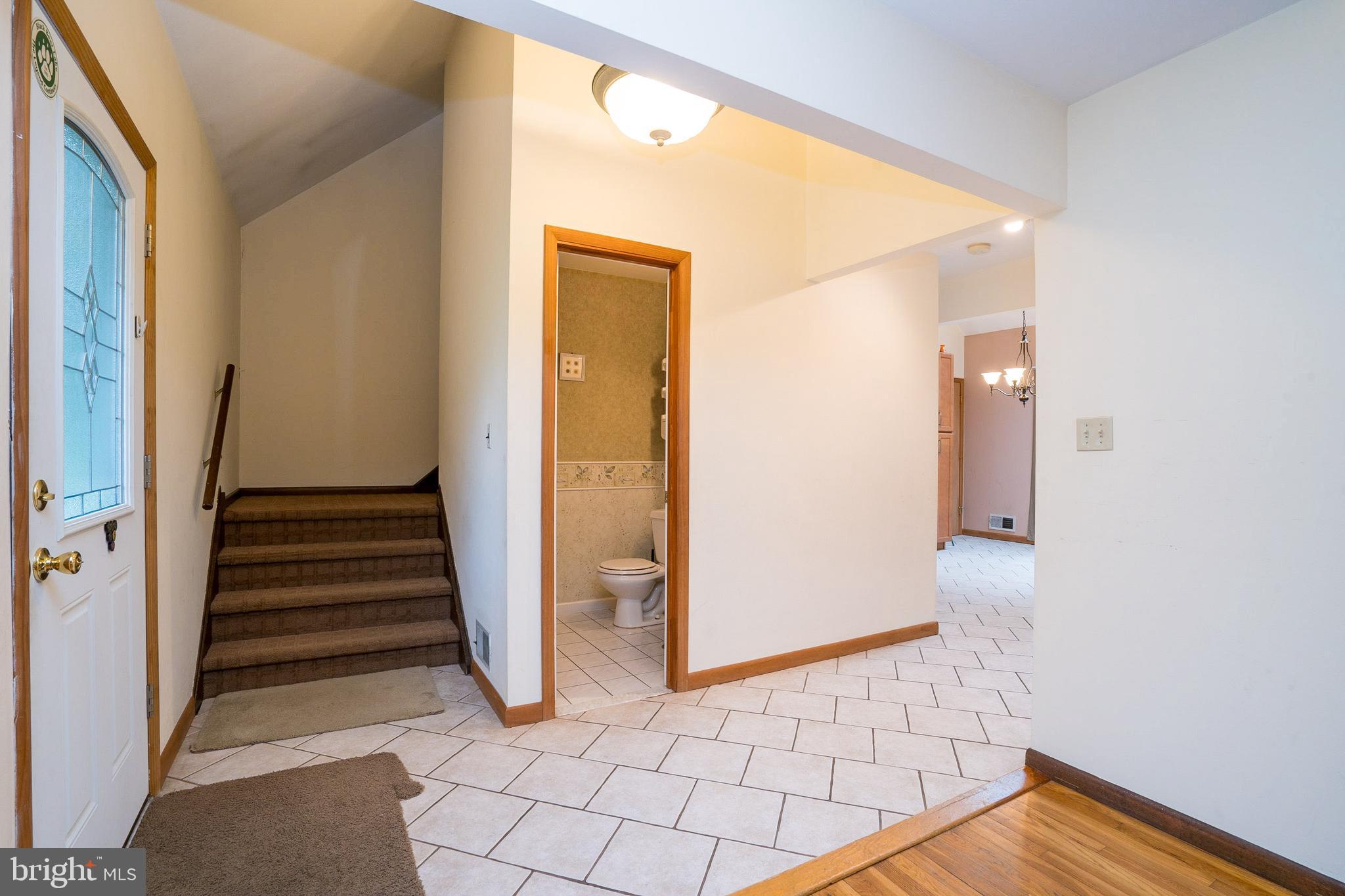 11 Whitcomb Road Hightstown, NJ 08520 - Photo 4 of 40