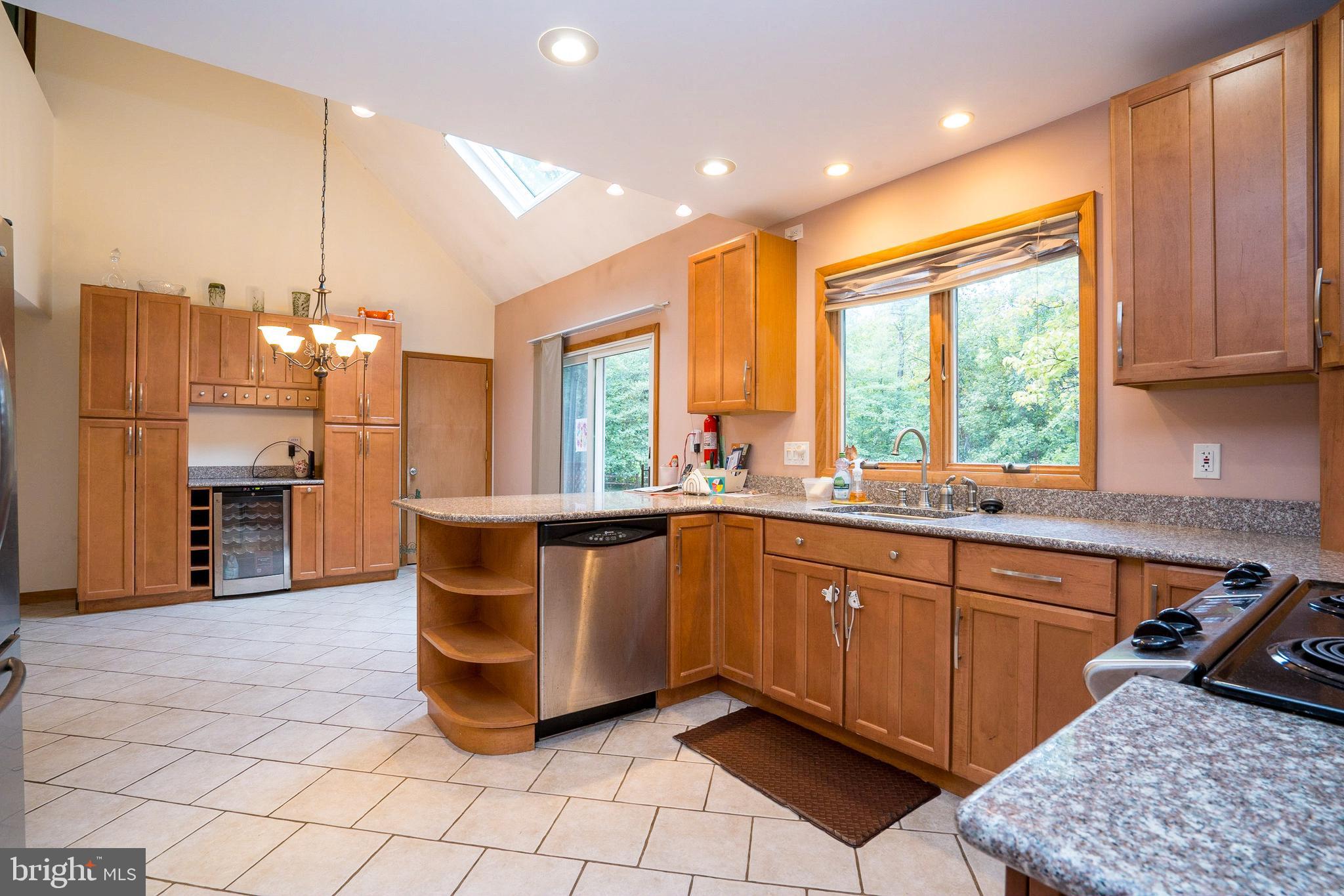 11 Whitcomb Road Hightstown, NJ 08520 - Photo 10 of 40