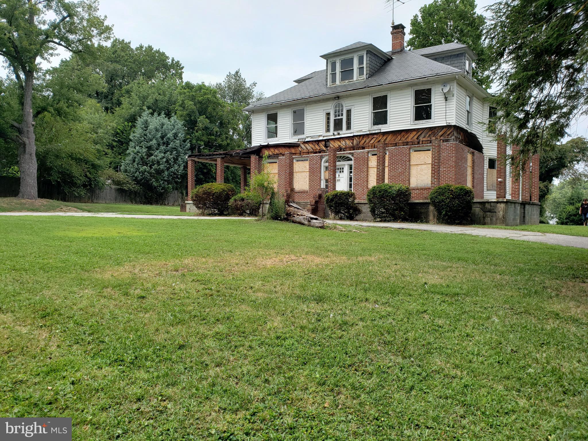 413 North Bend Road Baltimore, MD 21229 - Photo 2 of 32 FRONT VIEW