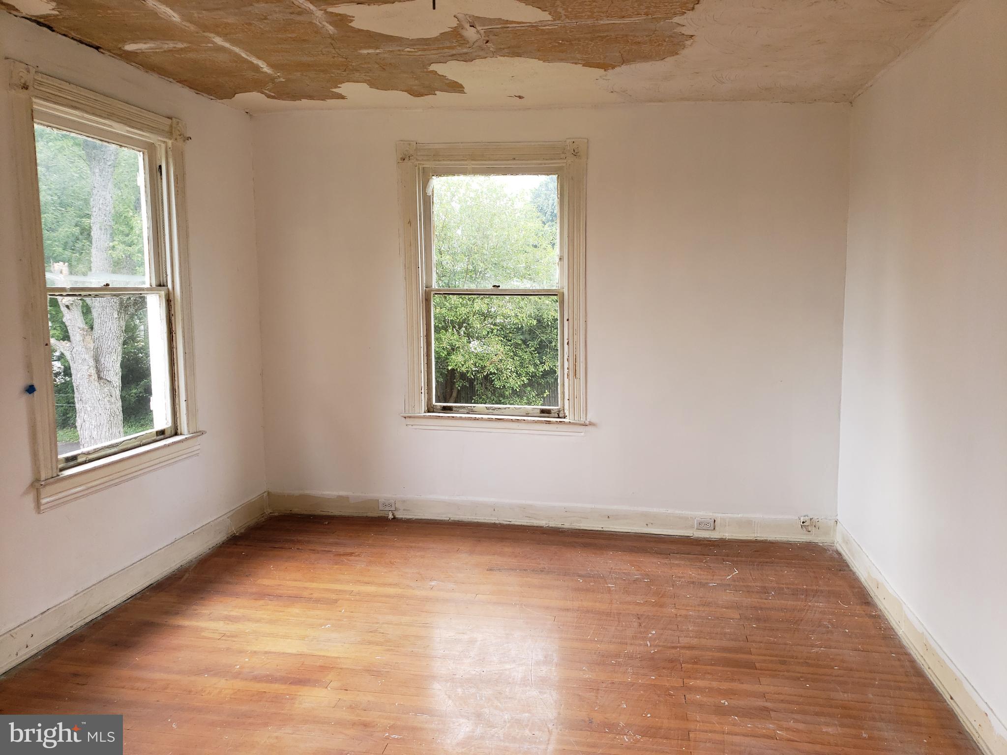 413 North Bend Road Baltimore, MD 21229 - Photo 22 of 32 2ND FLOOR - BEDROOM 2