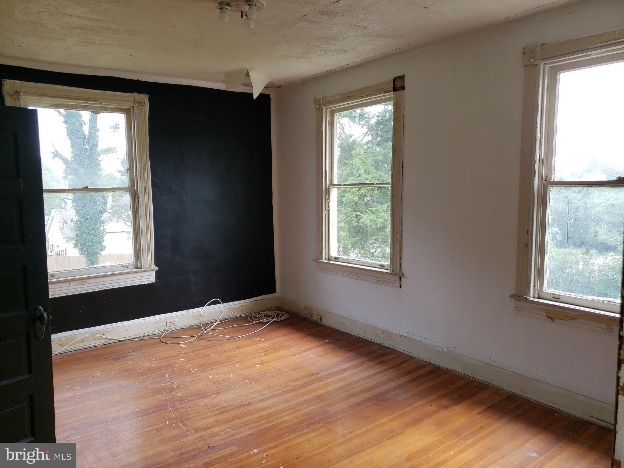 413 North Bend Road Baltimore, MD 21229 - Photo 23 of 32 2ND FLOOR - BEDROOM 3