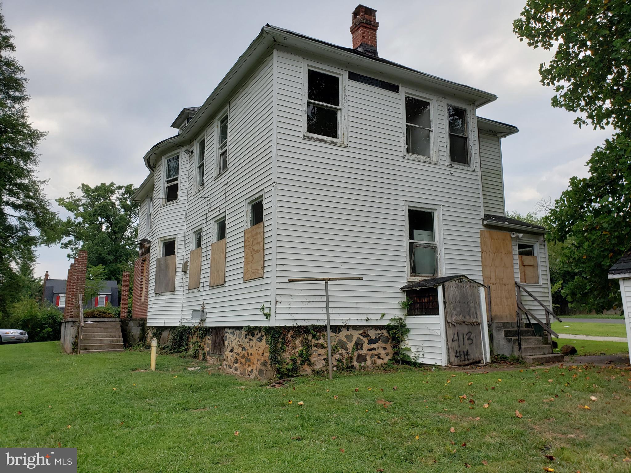413 North Bend Road Baltimore, MD 21229 - Photo 5 of 32 REAR VIEW