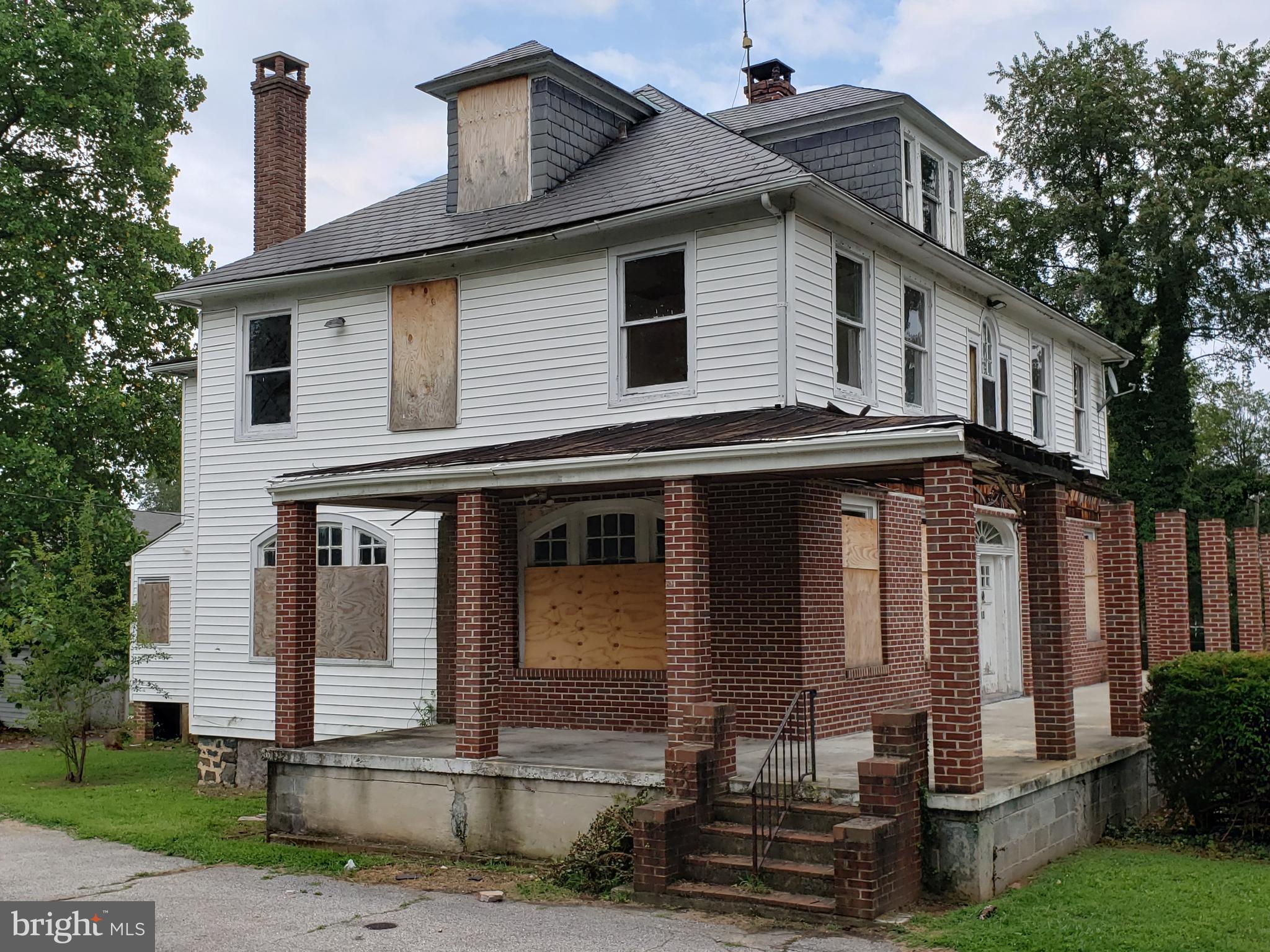 413 North Bend Road Baltimore, MD 21229 - Photo 8 of 32 SIDE VIEW