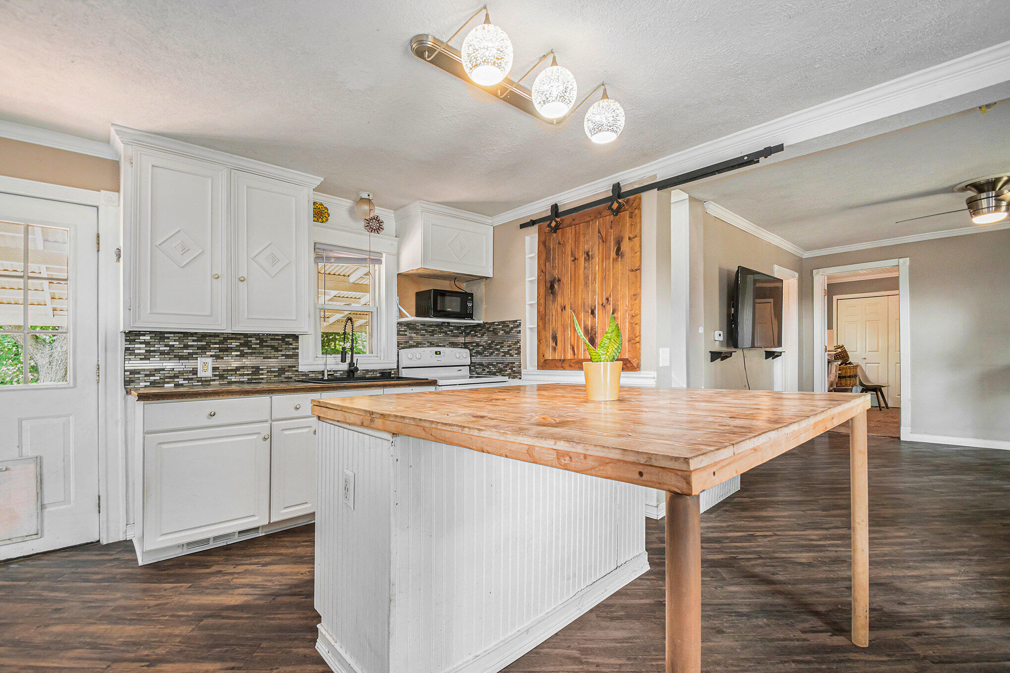 3823 Oxbow Road Sodus, MI 49126 - Photo 9 of 15 007_dsc_7146_605