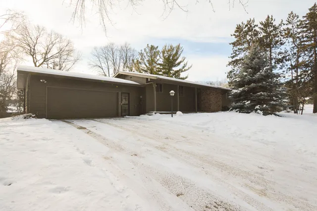 $420,000 | 1410 Folwell Drive Southwest, Rochester, MN 55902