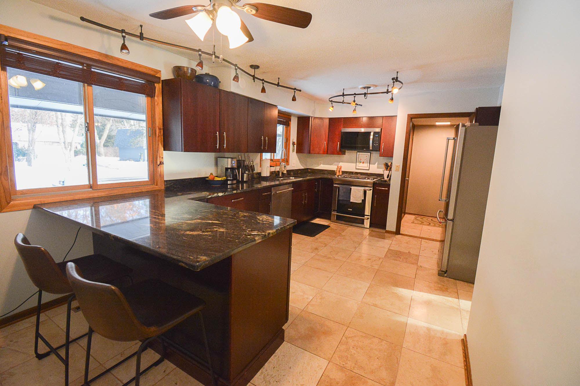 1410 Folwell Drive Southwest Rochester, MN 55902 - Photo 6 of 40