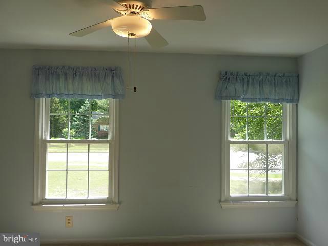 12351 Lima Lane Reston, VA 20191 - Photo 8 of 28 an empty room with a window