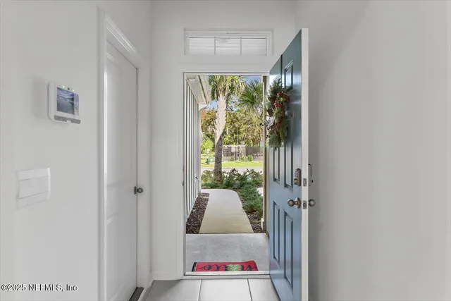 a view of entryway with window