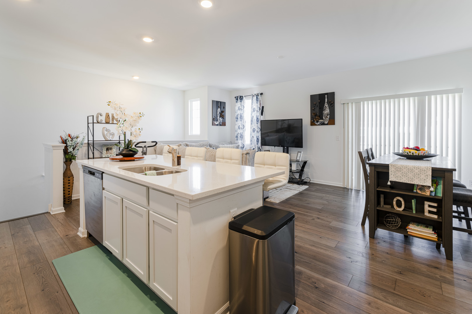 482 Comstock Road South Elgin, IL 60177 - Photo 7 of 23 a kitchen with a sink and chairs