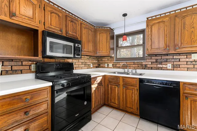 $245,000 | 2222 Parkton Way, Barnhart, MO 63012