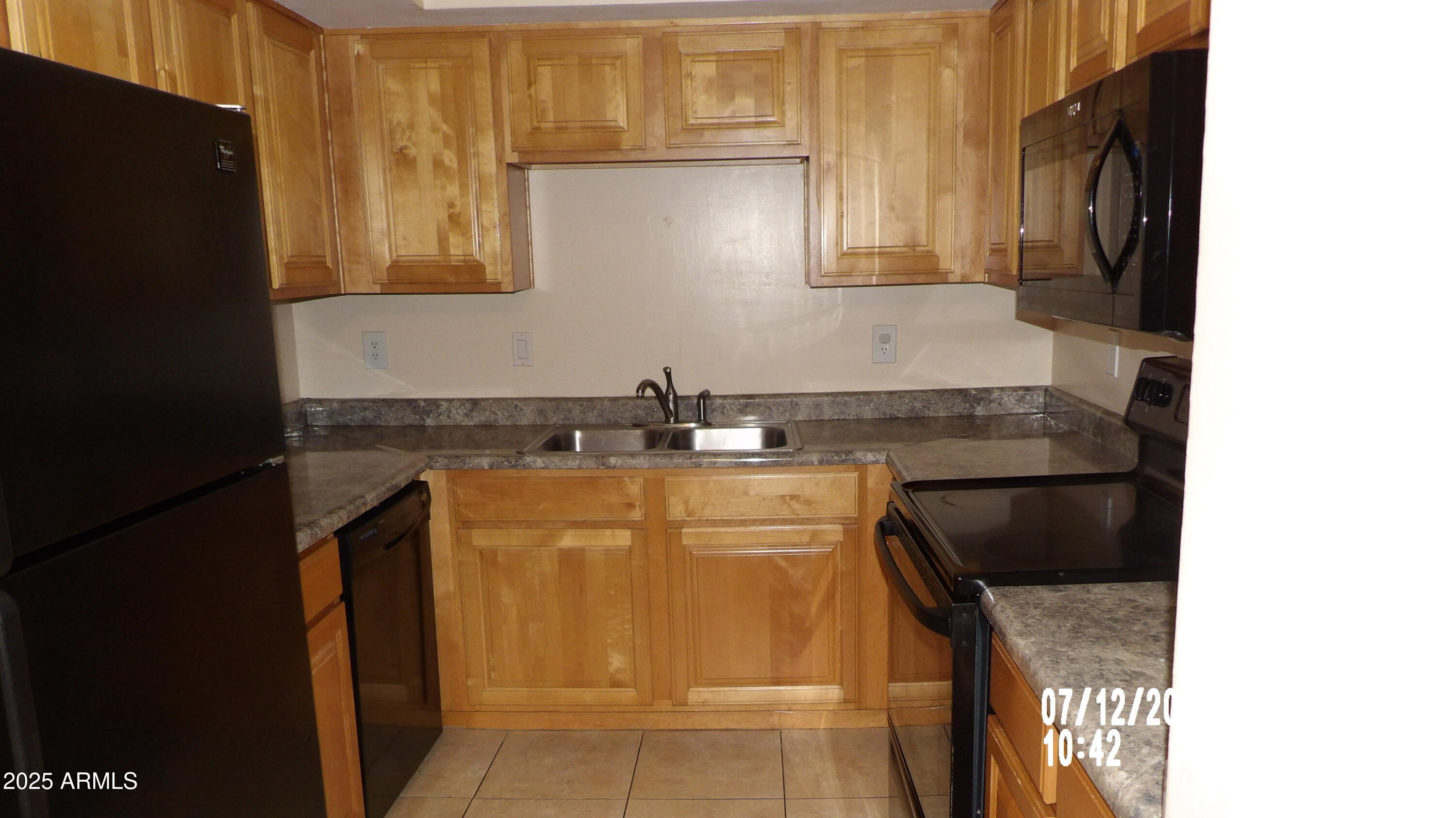 1340 North Recker Road, Unit 234 Mesa, AZ 85205 - Photo 4 of 10 100_2840