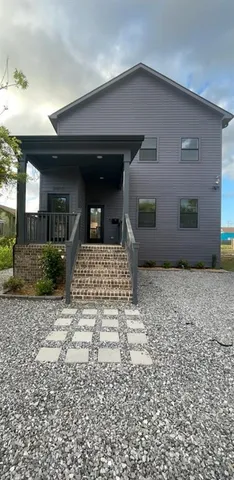 $2,000 | 2017 North Villere Street, Unit 2, New Orleans, LA 70116