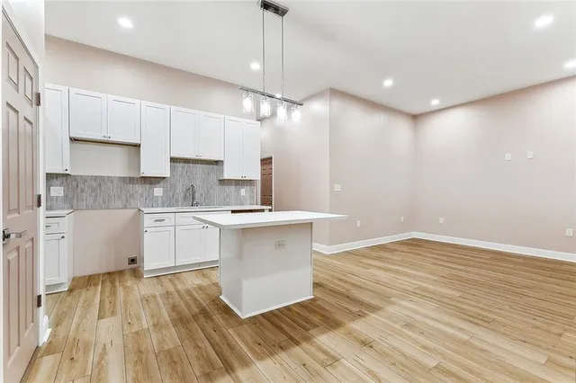 $2,000 | 2017 North Villere Street, Unit 2, New Orleans, LA 70116