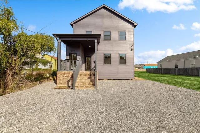 $2,000 | 2017 North Villere Street, Unit 2, New Orleans, LA 70116