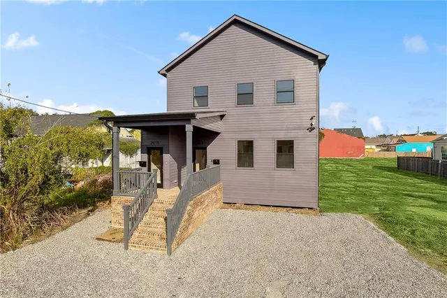 $2,000 | 2017 North Villere Street, Unit 2, New Orleans, LA 70116